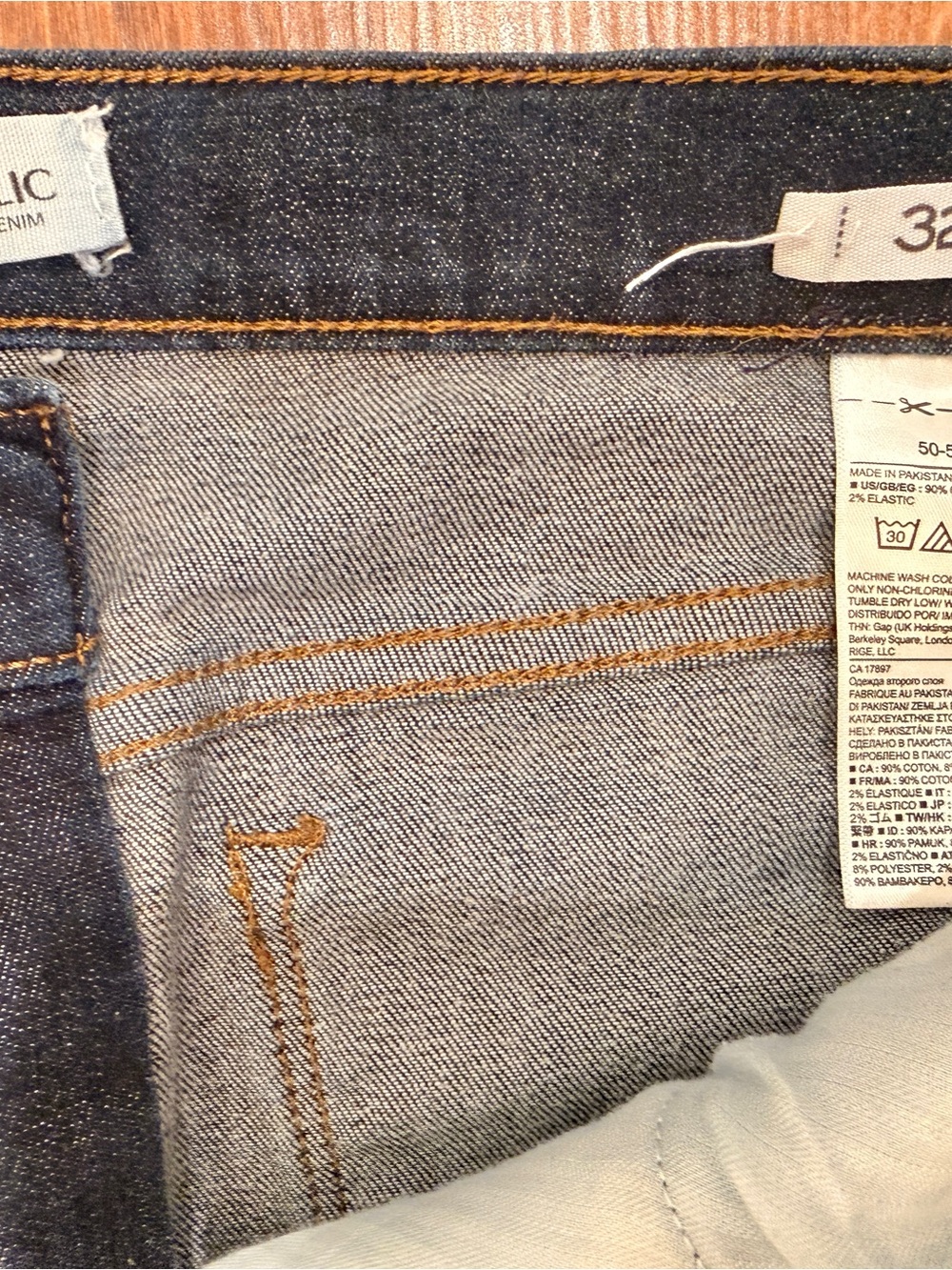 Banana Republic Women's Dark Blue Flare / Bootcut Jeans - Picture 2 of 3